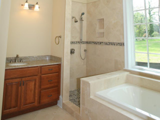 113LandsEnd-bathroom.jpg